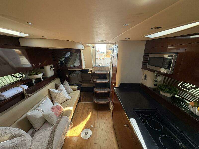 2009 Sea Ray 350 Sundancer