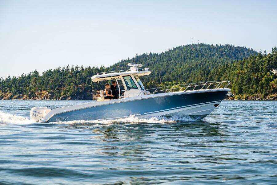 2017 Boston Whaler 330 Outrage