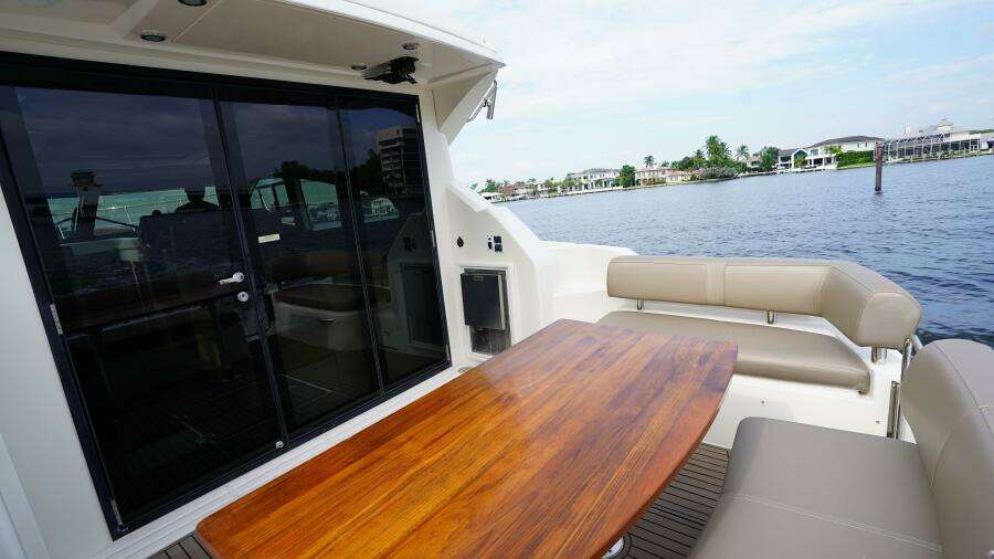 2015 Carver C-43 Coupe