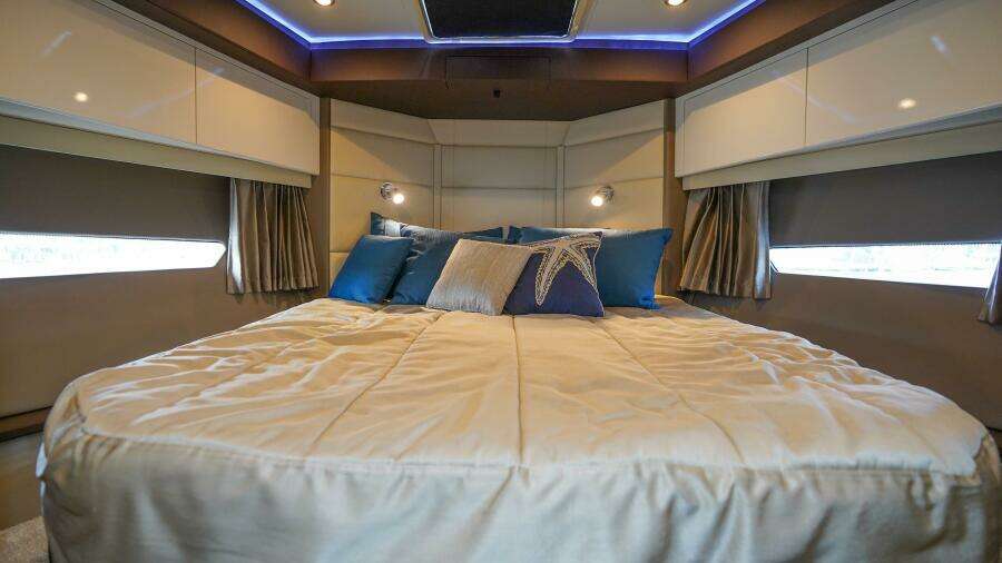 2015 Carver C-43 Coupe