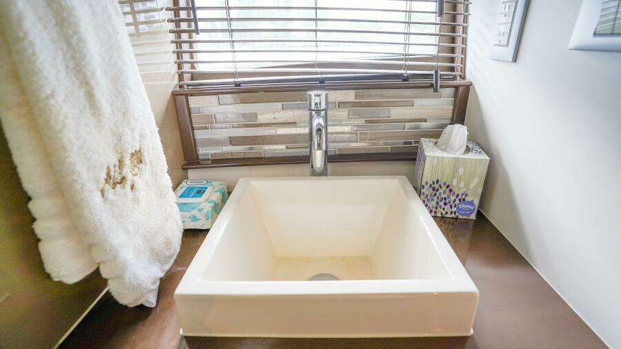 2015 Carver C-43 Coupe