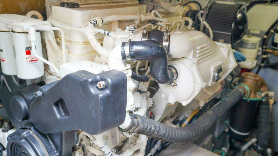 2015 Carver C-43 Coupe