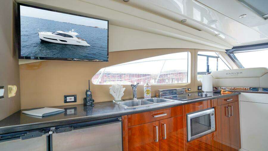 2015 Carver C-43 Coupe