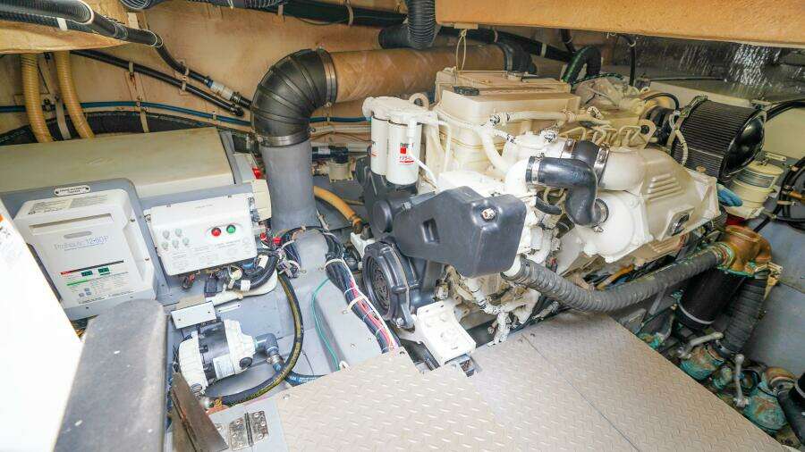 2015 Carver C-43 Coupe