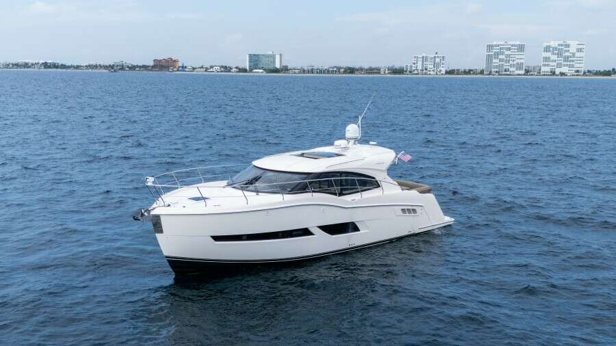 2015 Carver C-43 Coupe