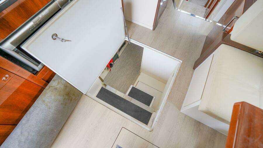 2015 Carver C-43 Coupe