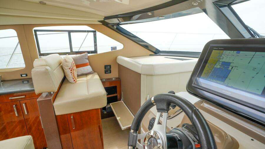 2015 Carver C-43 Coupe