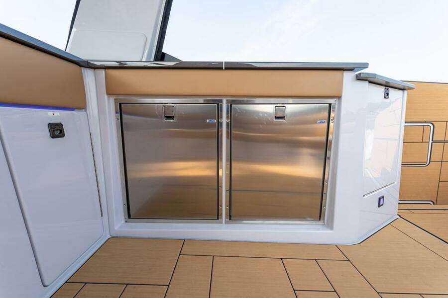 Cockpit refrigerators