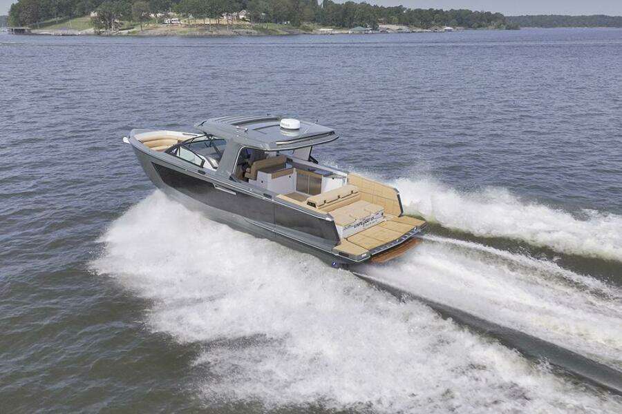 2023 Aviara AV40 underway