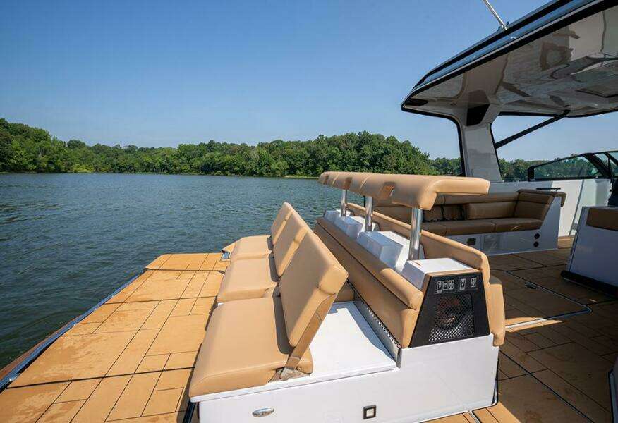 Transom loungers and stools