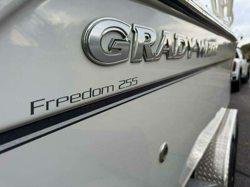 2023 Grady-White Freedom 255