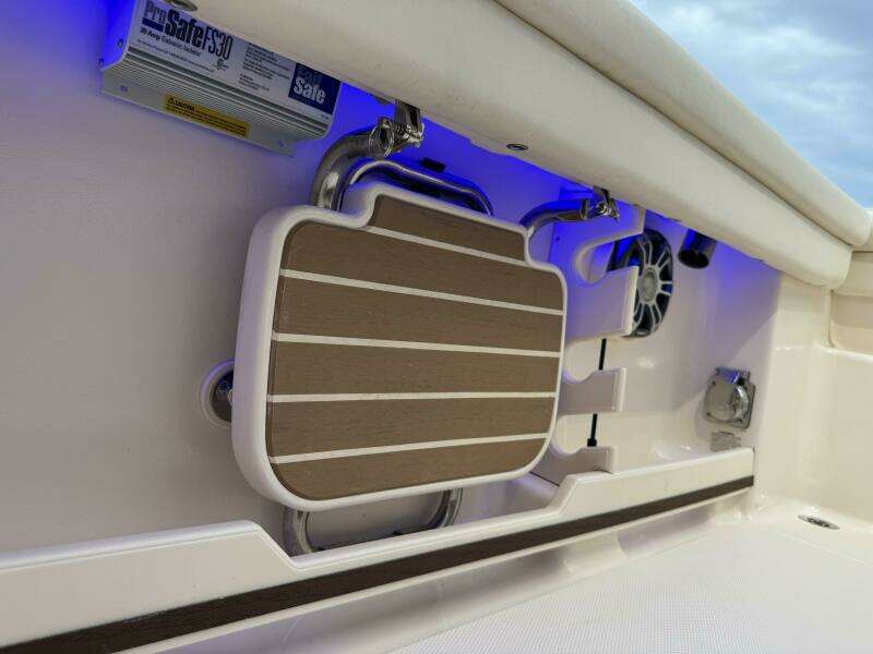 2023 Grady-White Freedom 255