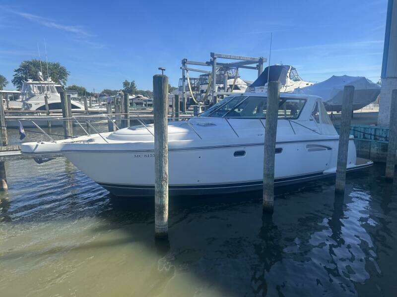 2005 Tiara Yachts 