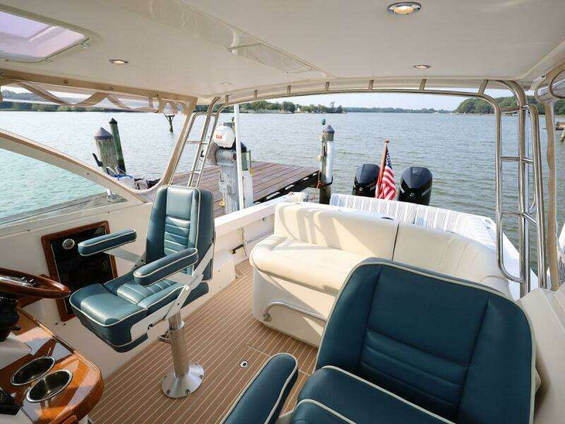Pilothouse Seating Looking Aft 