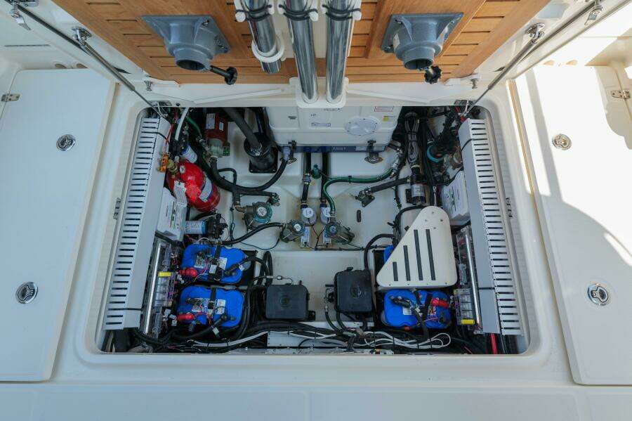 Boston Whaler 380 Realm- Engine Room