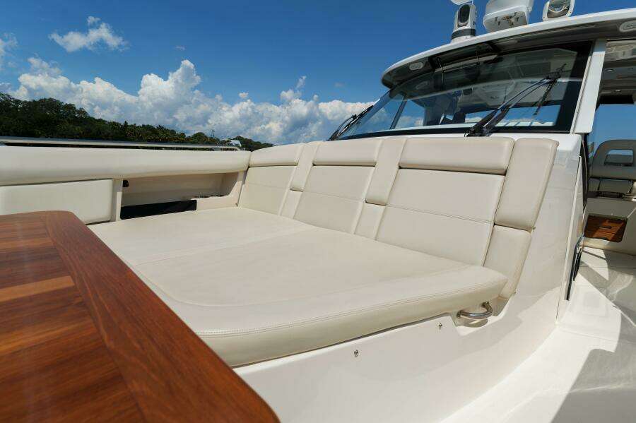 Boston Whaler 380 Realm- Bow Seating 