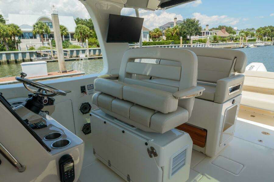 Boston Whaler 380 Realm- Helm Seating 