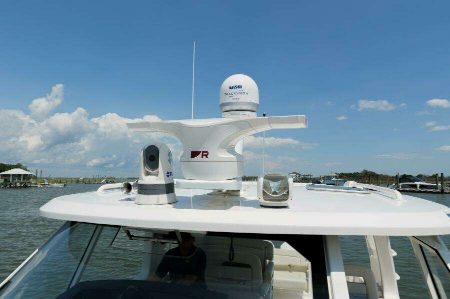 Boston Whaler 380 Realm- Hard Top 