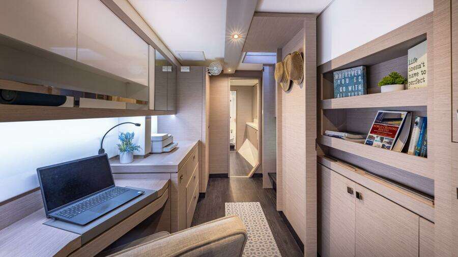 Happy Here   Int Cabin Maestro 6