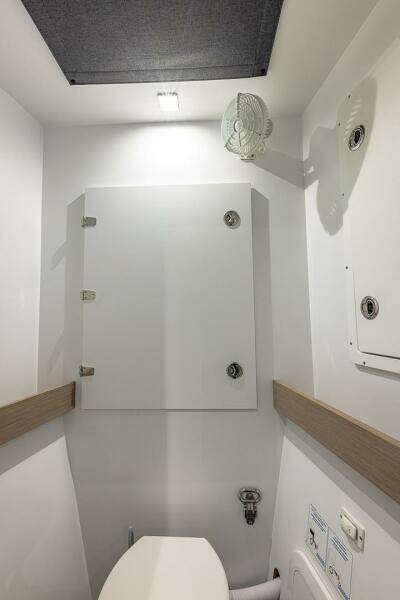 Happy Here   Int Cabin Maestro Head 4