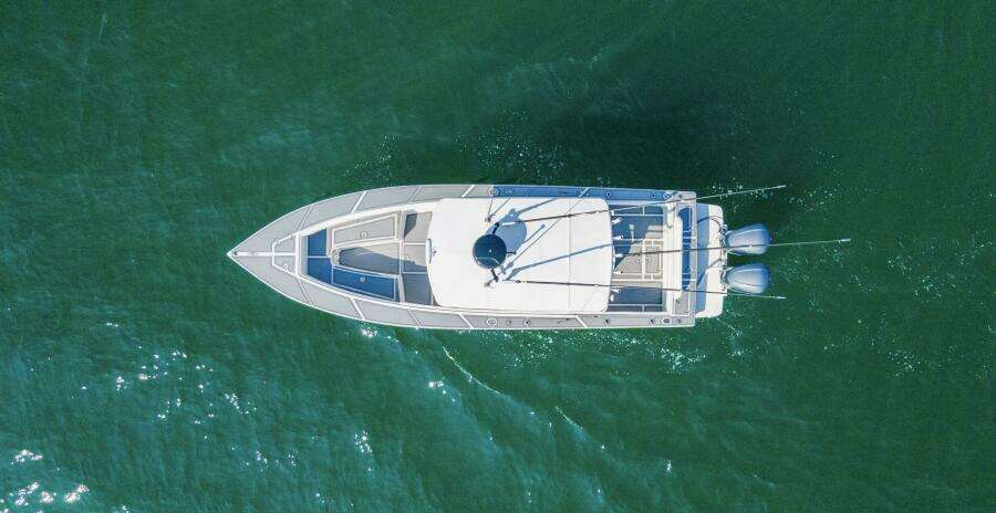 2004 31 Jupiter 31FS Smoke Show Overview (3)