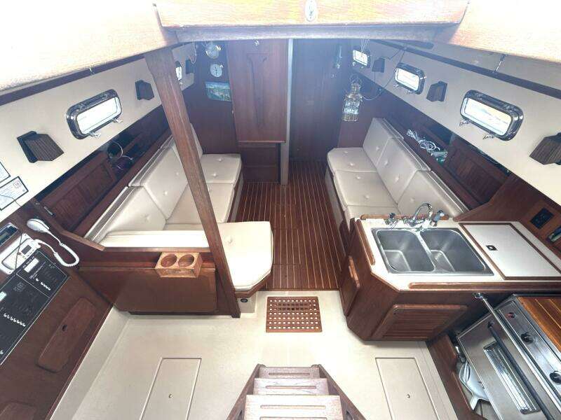 1992 Island Packet 32