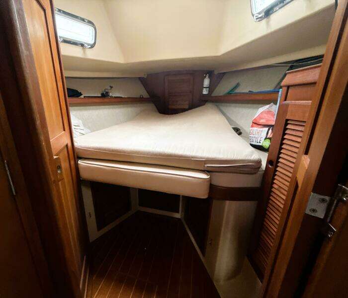 1992 Island Packet 32