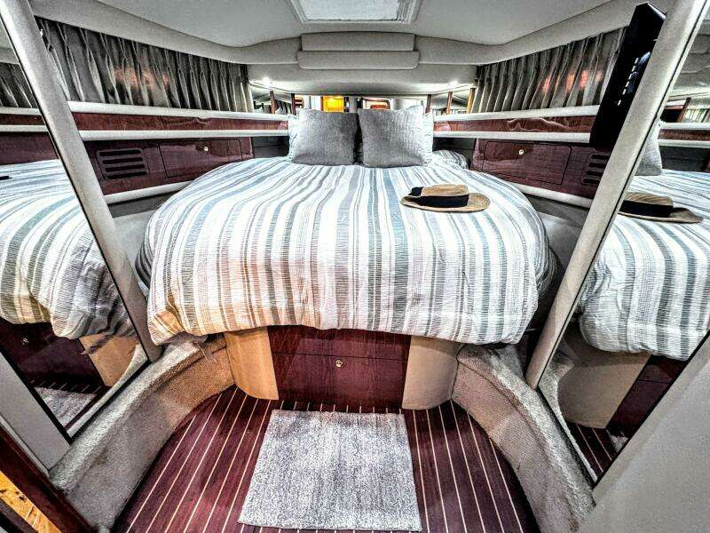 2000 Sea Ray 450 Express Bridge