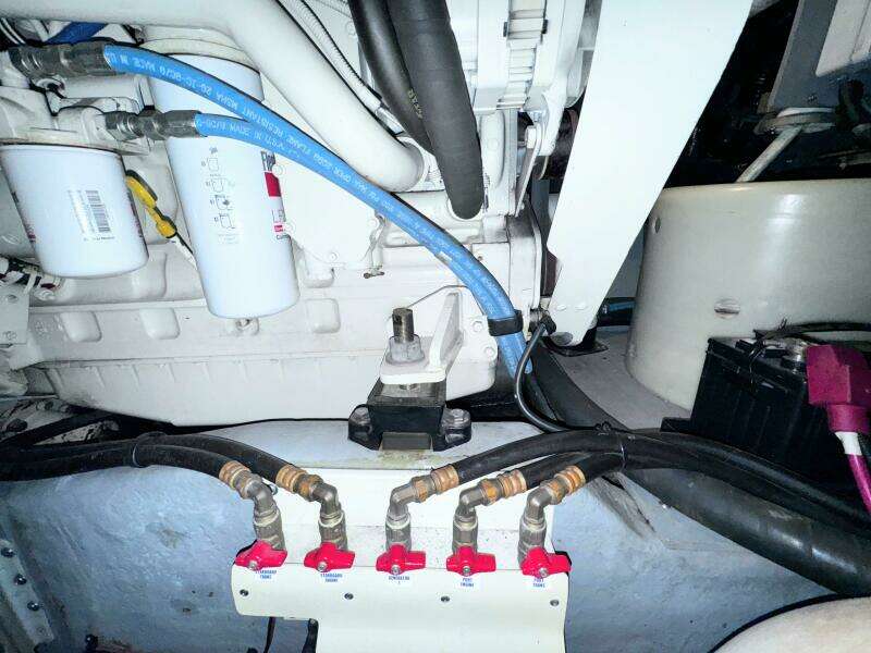 2000 Sea Ray 450 Express Bridge