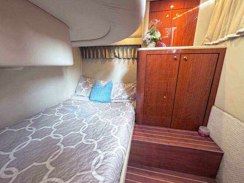 2000 Sea Ray 450 Express Bridge