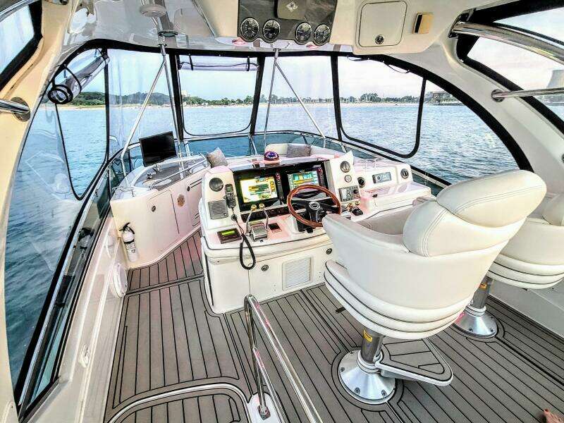 2006 Sea Ray 52 Sedan Bridge