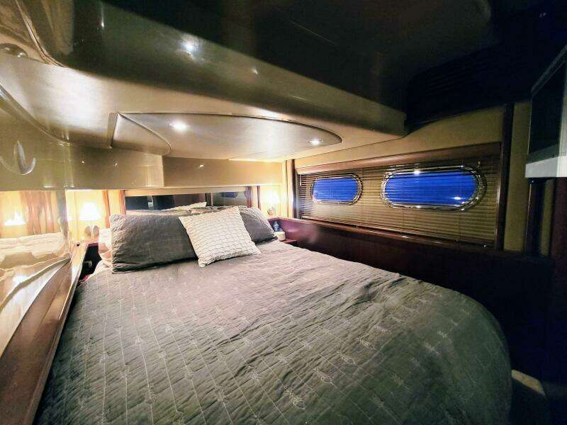 2006 Sea Ray 52 Sedan Bridge