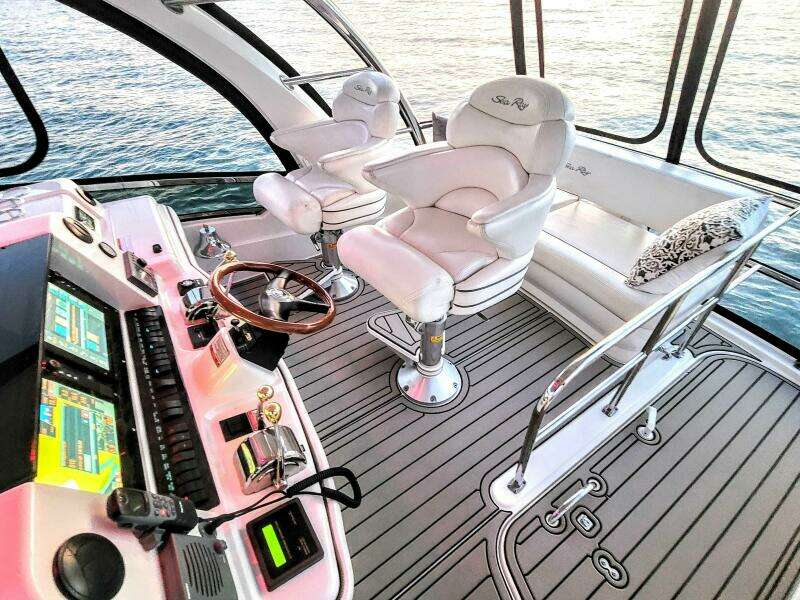 2006 Sea Ray 52 Sedan Bridge