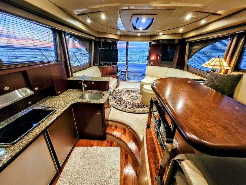 2006 Sea Ray 52 Sedan Bridge