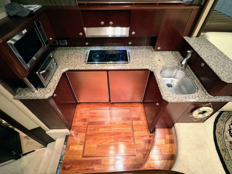 2006 Sea Ray 52 Sedan Bridge