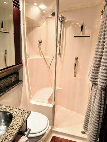 2006 Sea Ray 52 Sedan Bridge