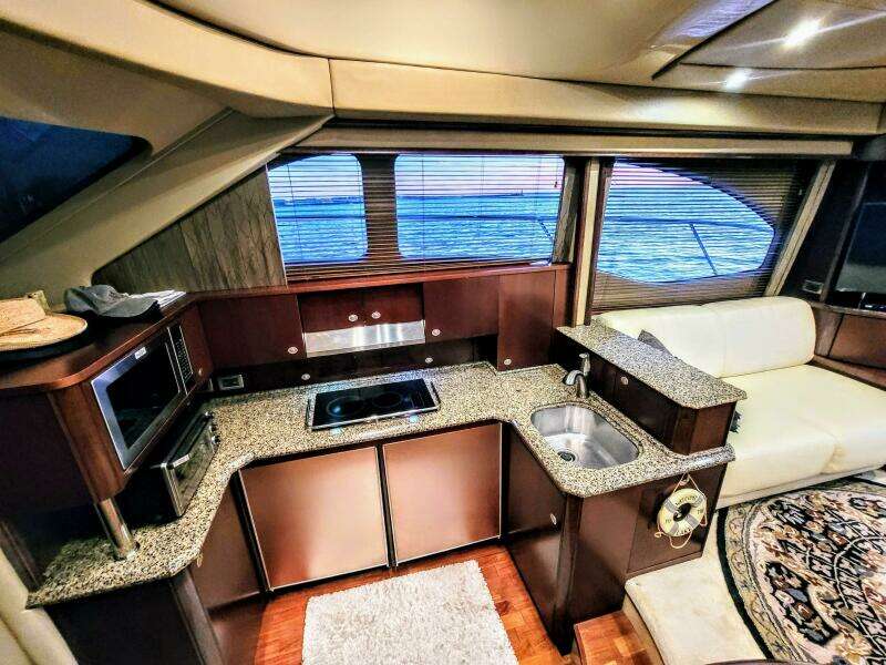 2006 Sea Ray 52 Sedan Bridge