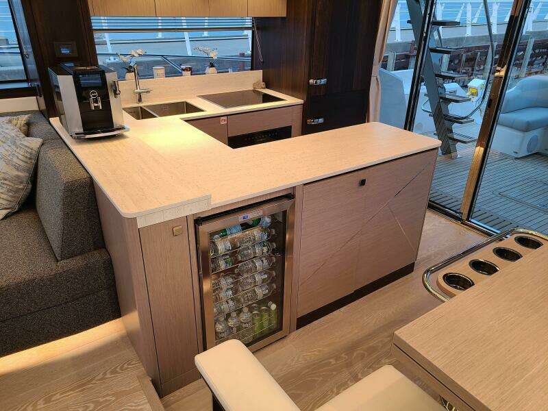 2023 Sunseeker 68 Manhattan