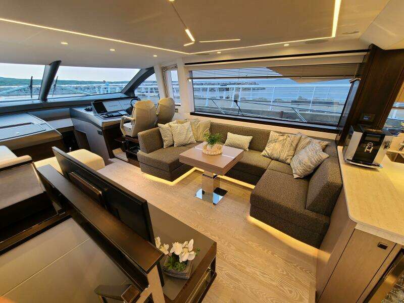 2023 Sunseeker 68 Manhattan