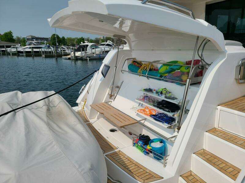 2023 Sunseeker 68 Manhattan