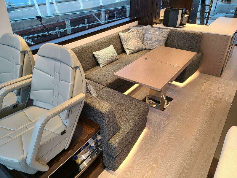 2023 Sunseeker 68 Manhattan