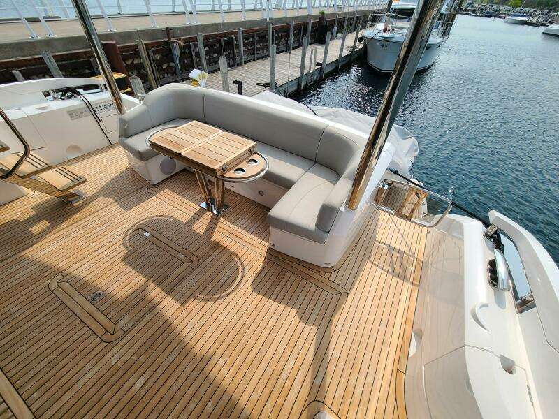 2023 Sunseeker 68 Manhattan