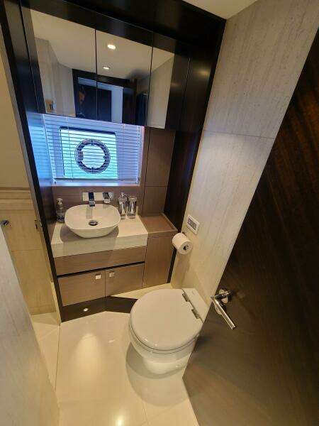 2023 Sunseeker 68 Manhattan