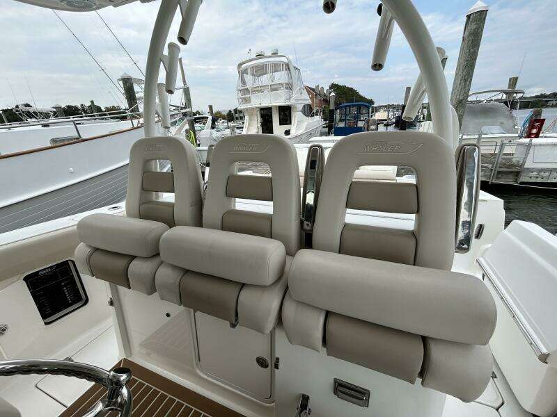 2017 Boston Whaler 370 Outrage