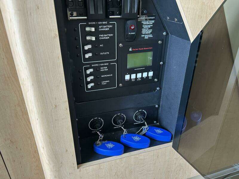 2017 Boston Whaler 370 Outrage