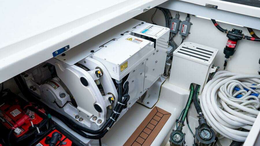 2024 Boston Whaler 405 Conquest