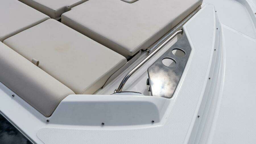 2024 Boston Whaler 405 Conquest