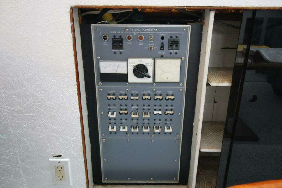 1974 Bertram 42 Motor Yacht