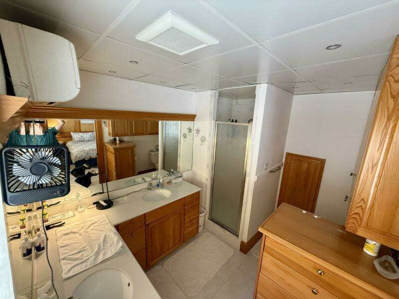 2018 Avenger Luxury Catamaran Coastal Cruiser