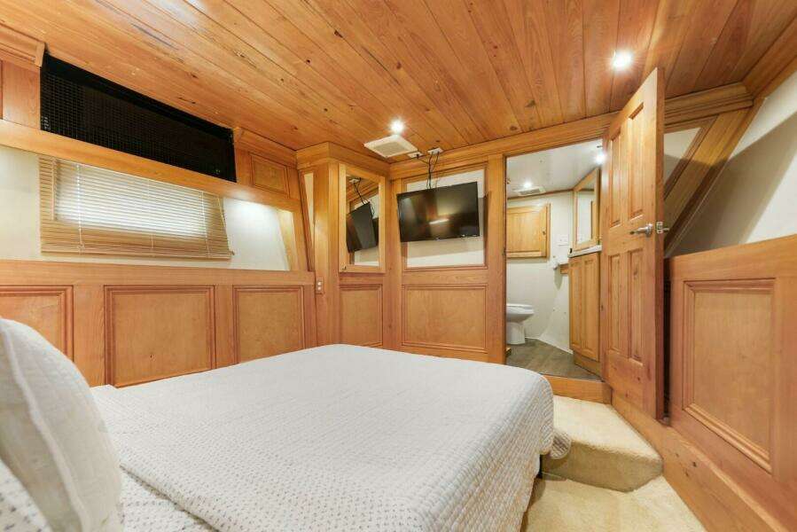 2018 Avenger Luxury Catamaran Coastal Cruiser